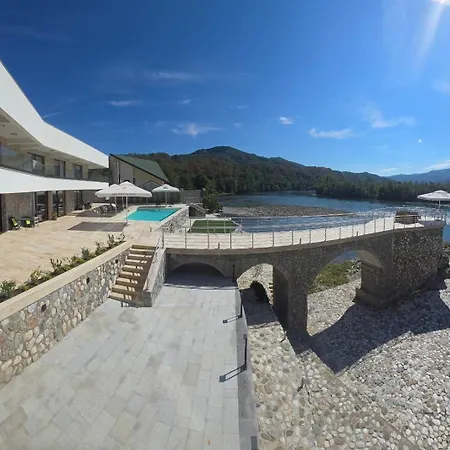 Orlovo Gnezdo Ljubovija